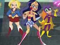 لعبة Frenemies: DC Super Hero Girls على الانترنت