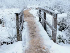 لعبة Bridge Winter Snow Jigsaw على الانترنت