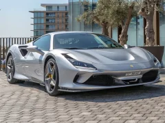 لعبة Ferrari F8 Tributo Puzzle على الانترنت