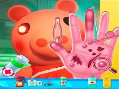لعبة Piggy Hand Doctor على الانترنت