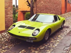 لعبة Lamborghini Miura P400 Puzzle على الانترنت