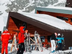 لعبة Ski Resort Hidden Snowflakes على الانترنت